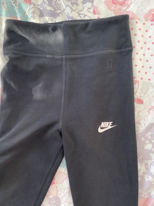 Клин Nike, панталон и долнище Guess