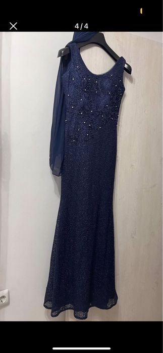 Официална рокля