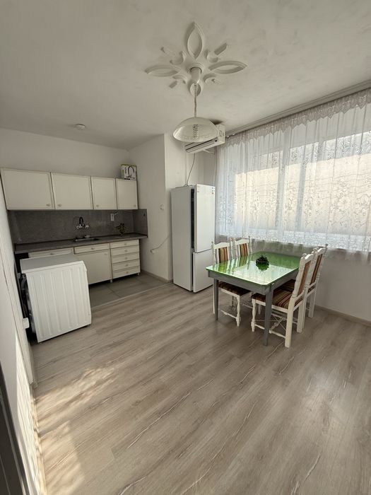 Дава се под наем Четиристаен апартамент в Казанлък - 120 кв.м за 331.5 € - Снимка #4