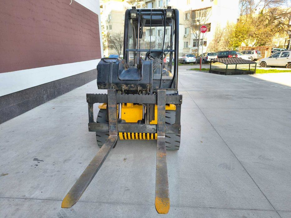 Челен товарач JCB Teletruk TLT30D – 3т / 4м / 9300 м/ч