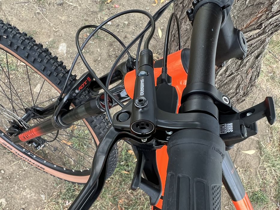 Bicicleta cube attention 2023