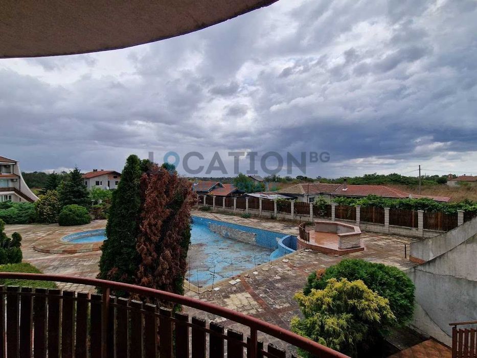 Продава се Тристаен апартамент в с. Божурец, Област Добрич - 100 кв.м за 430 €/кв.м - Снимка #8