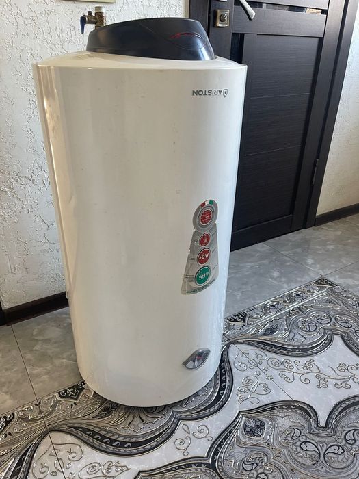 Водонагреватель, аристон