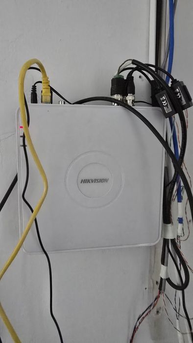 Vand sistem supraveghere video complet cu 4 camere de mare rezolutie