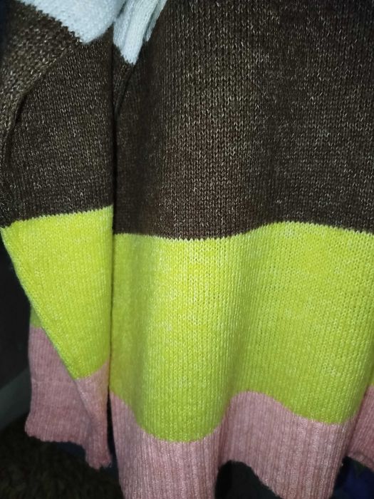 Свитер женский, не толстый