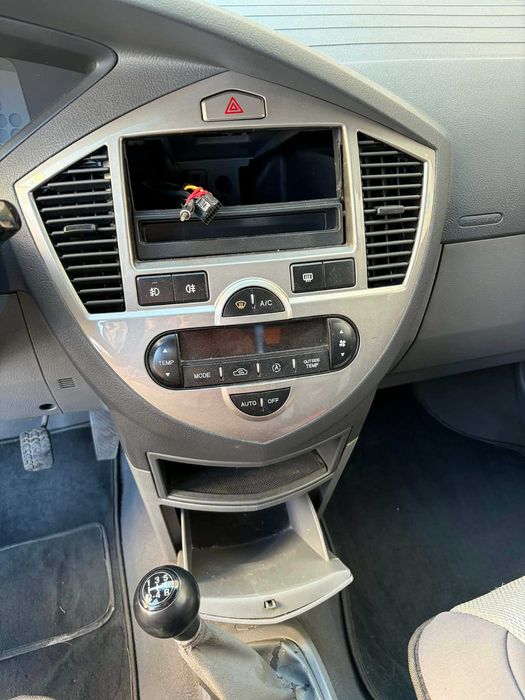 Продавам KIA carens