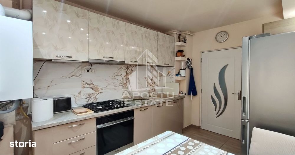 Apartament 4 camere, centrala proprie, zona Miorita