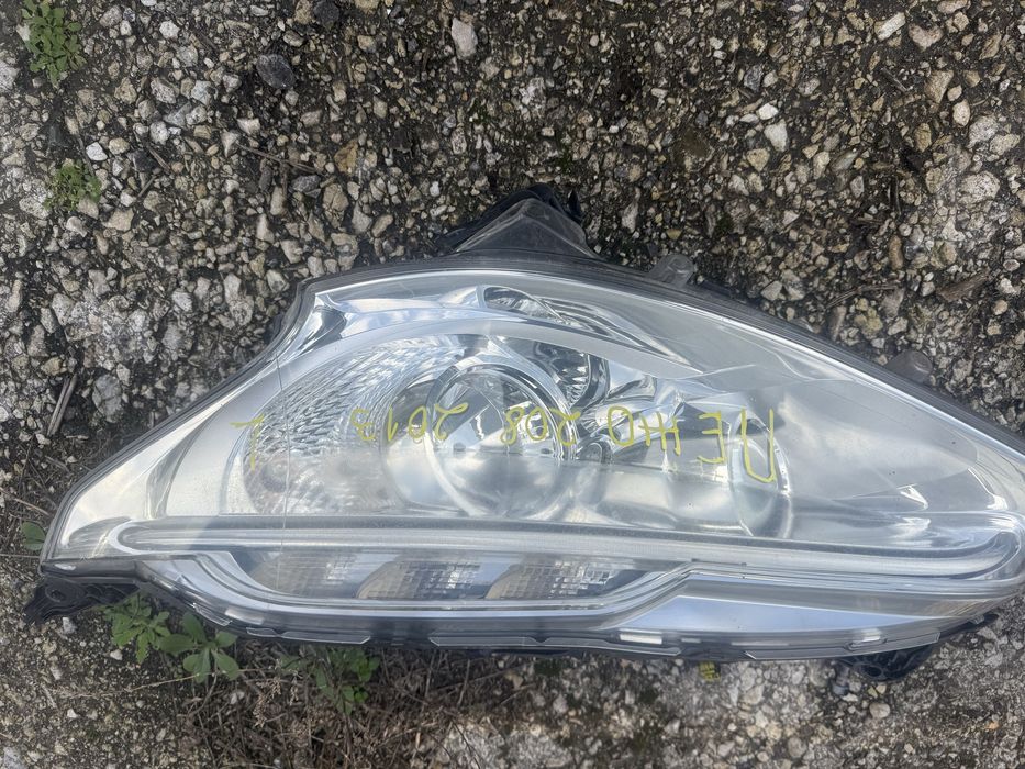 Фарове за Пежо Peugeot 208-2013 година