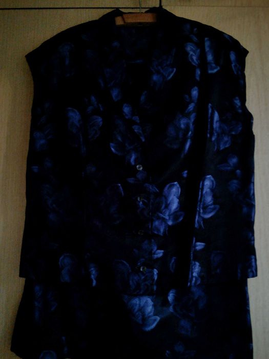 продавам дамски шлифери, сака, костюми, манто, елеци