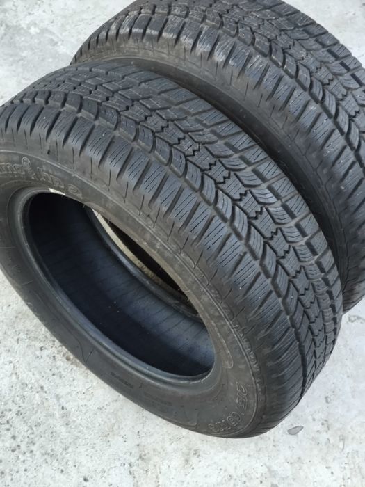 Два броя зимни гуми 215/65/R16
