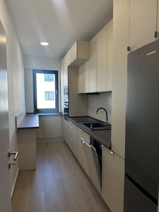 Închiriez apartament decomandat cu 2 camere