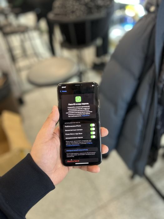 Продам iphone xs max 512