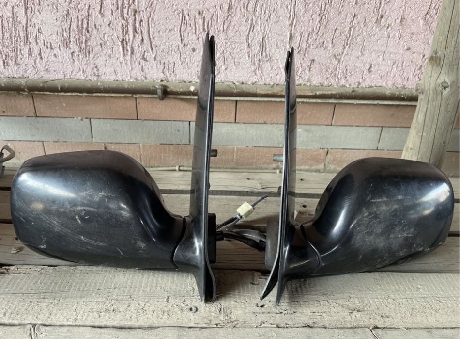 Зеркала на Тойота Надия