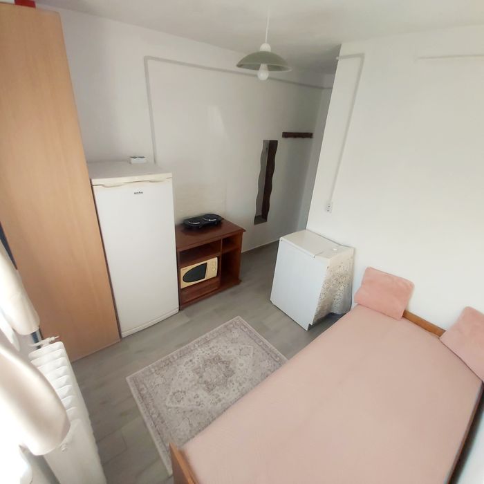 Persoana fizica inchiriez garsoniera 12 mp Manastur
