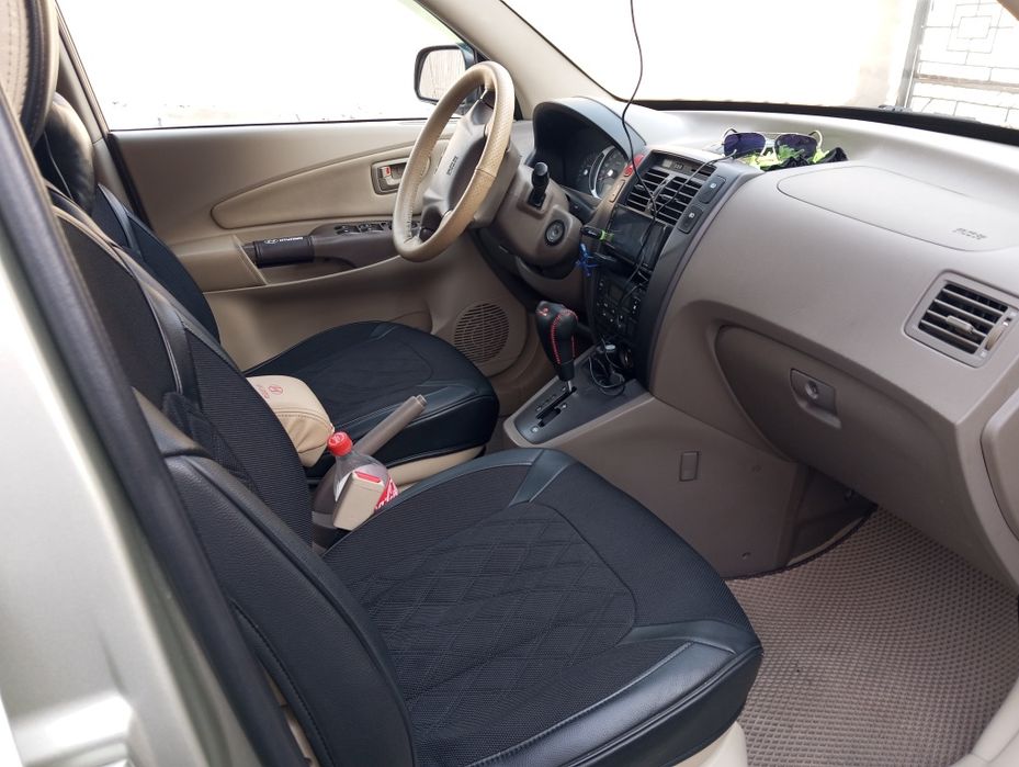 продаю машину Hyundai Tucson