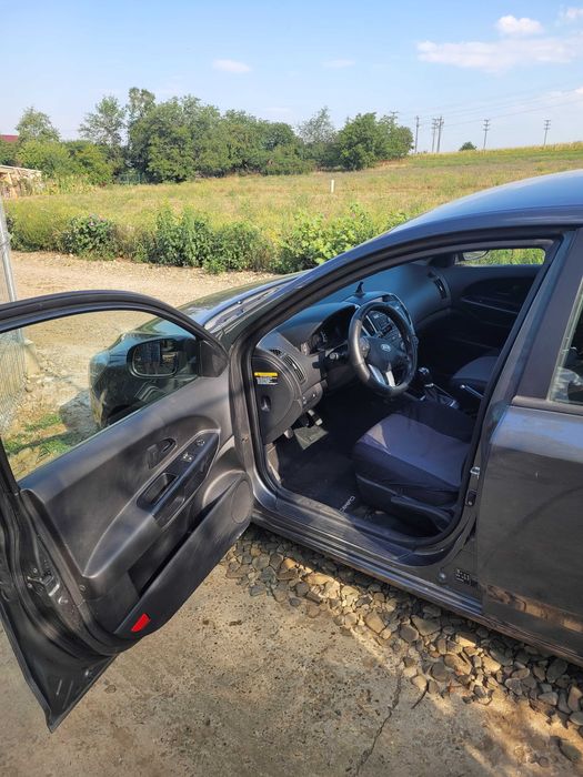 Kia Ceed 2010, 1,4 benzina