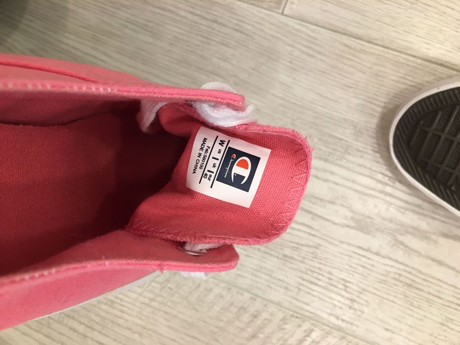 Champion дамски кецове номер 40 и 41.