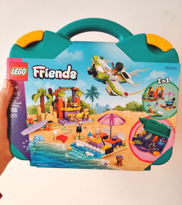 Lego Friends: Creative Beach and Travel Suitcase