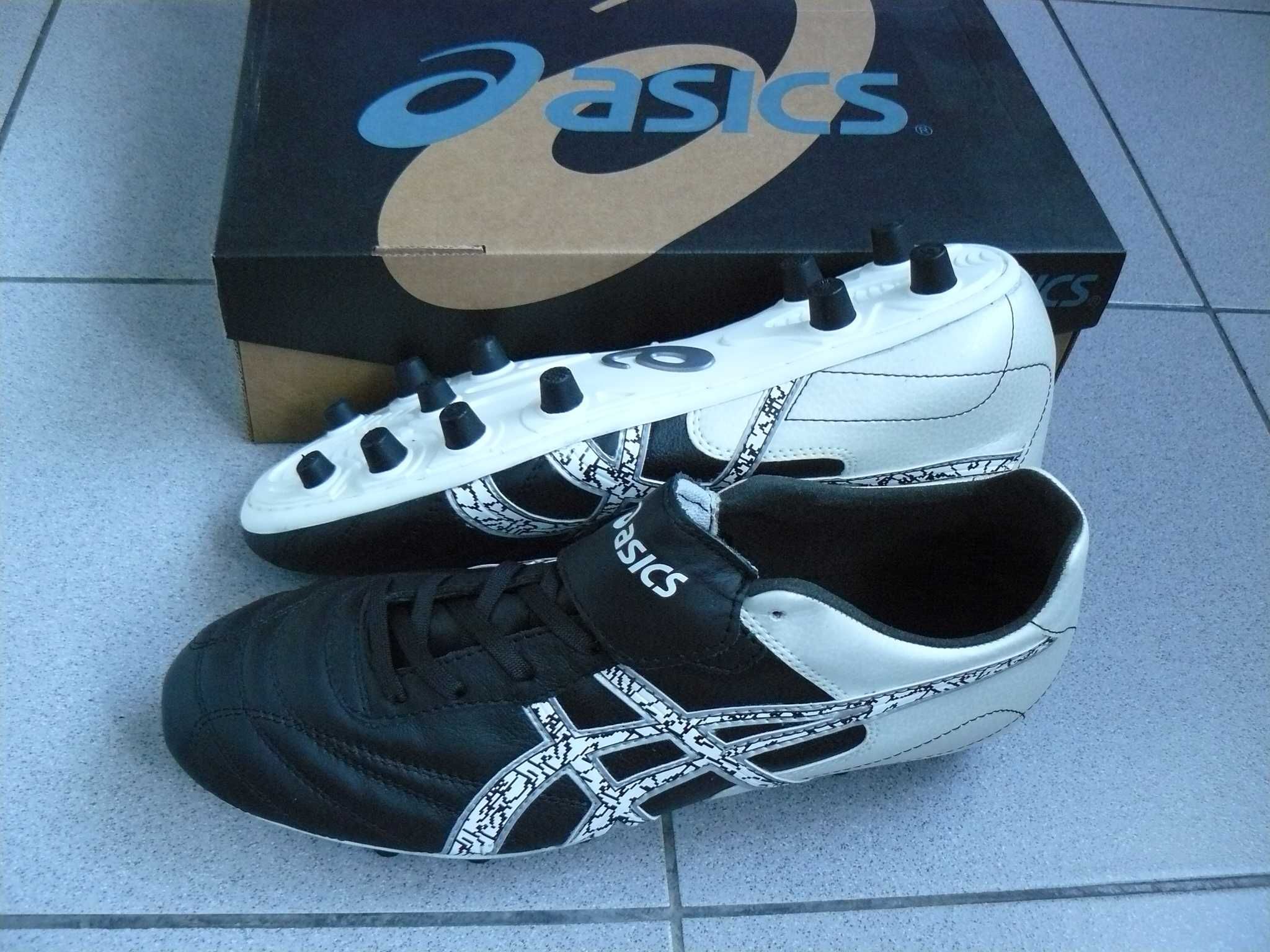 Ghete Fotbal Piele ASICS NIPPON CS Cu Crampoane Originale in cutie 45 Arad OLX.ro