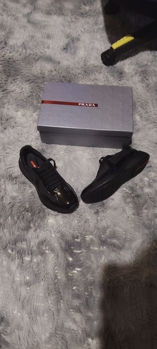 Prada cups black