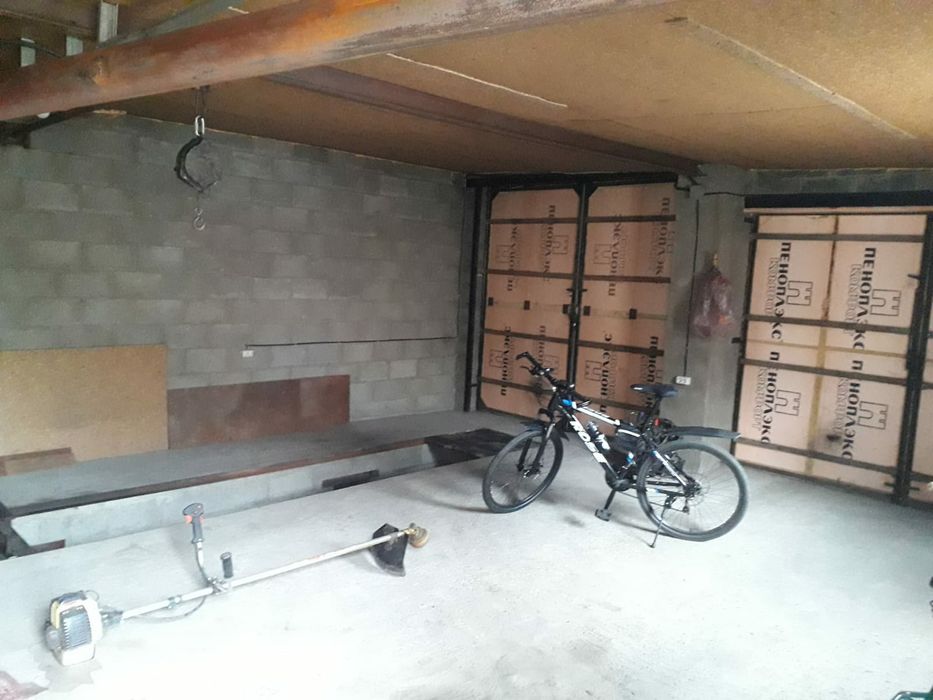 Сдам гараж на две машины.