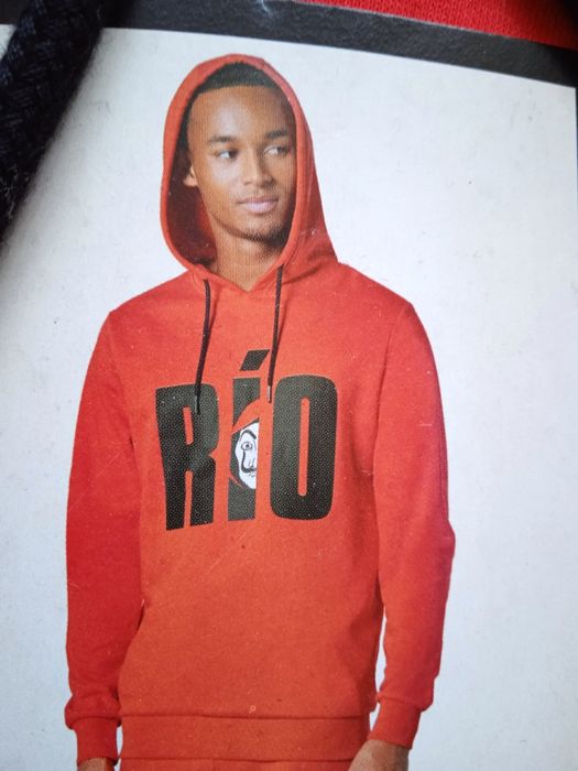 Олекотени грейки, суичъри, блузи