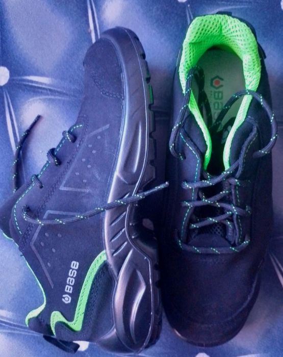 Защитни работни обувки BASE