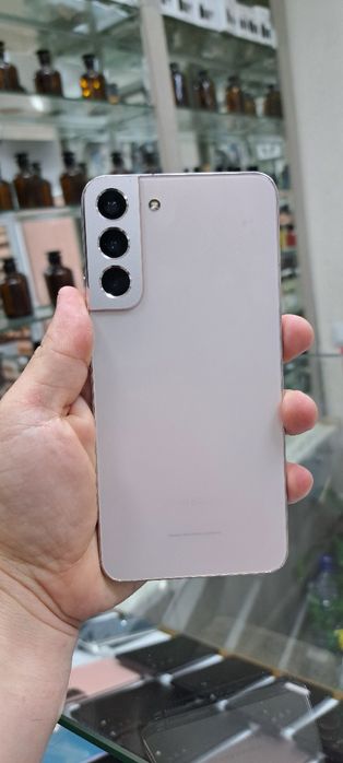 Samsung S22 Plus xotirasi 8/256GB