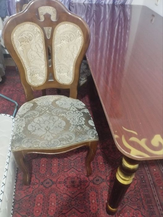 Продам стол и стулья