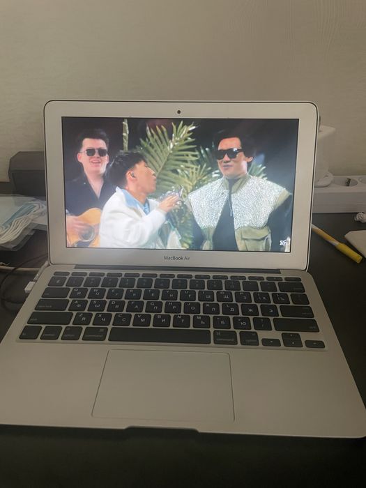 MacBook Air продам срочно