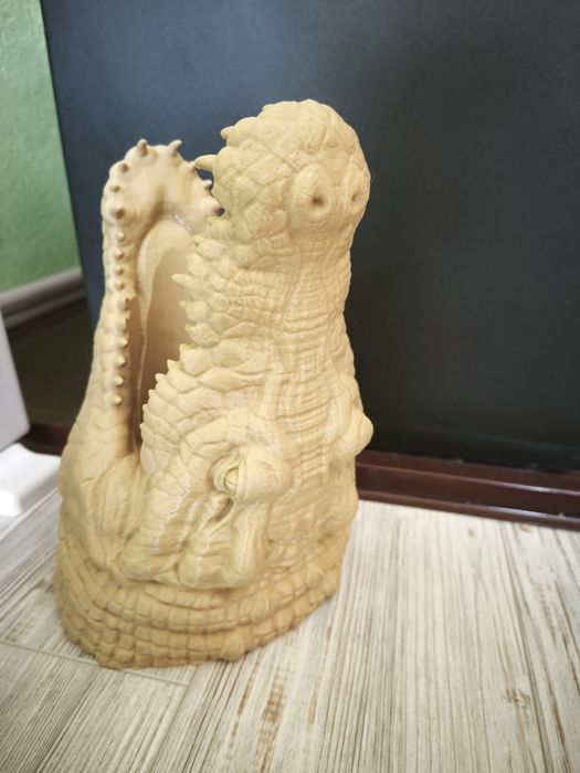 Крокодил- поставка за бутилка