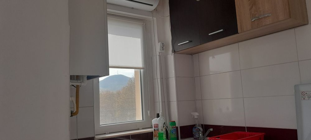 Închiriez garsoniera