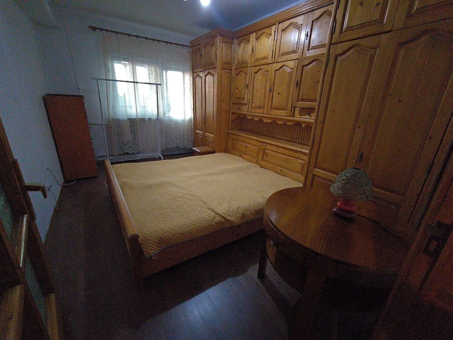 Apartament zona bună!