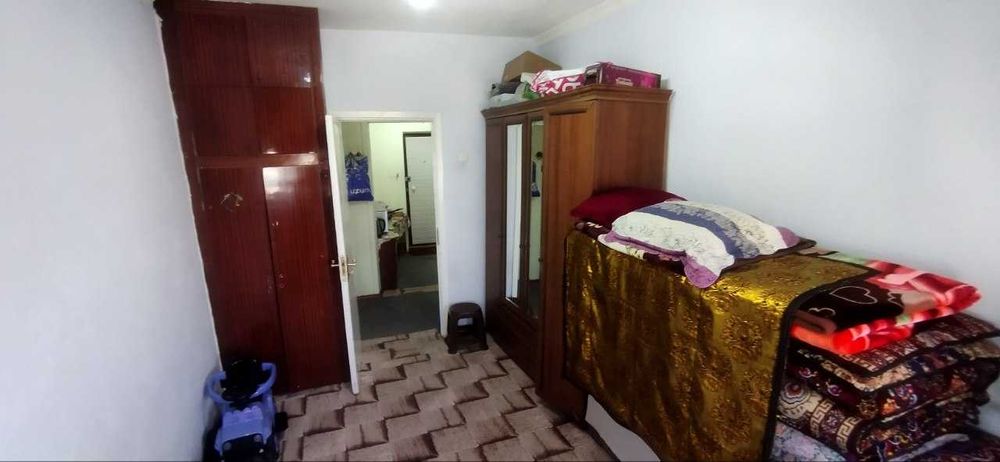 Срочно Метро якинида 2/6/9 квартира 43м.кв СОТИЛАДИ!!!