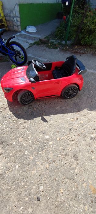 Детска кола на батерия