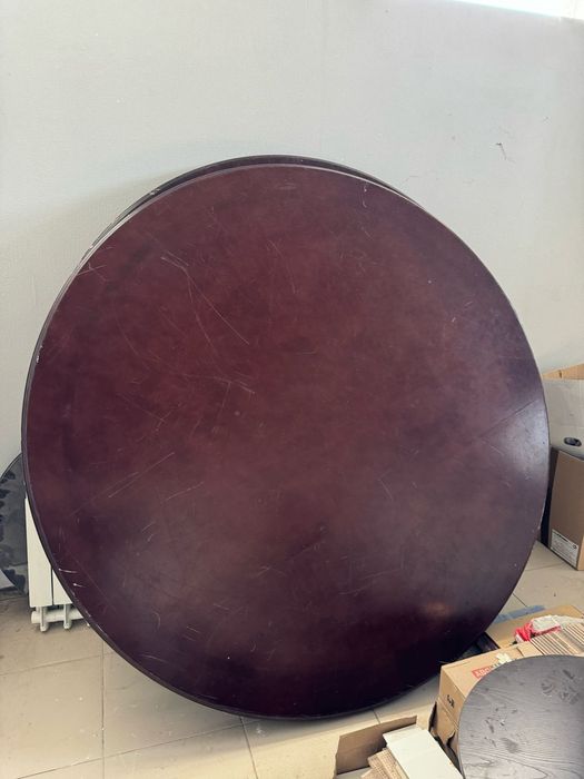 Обеденный круглый стол