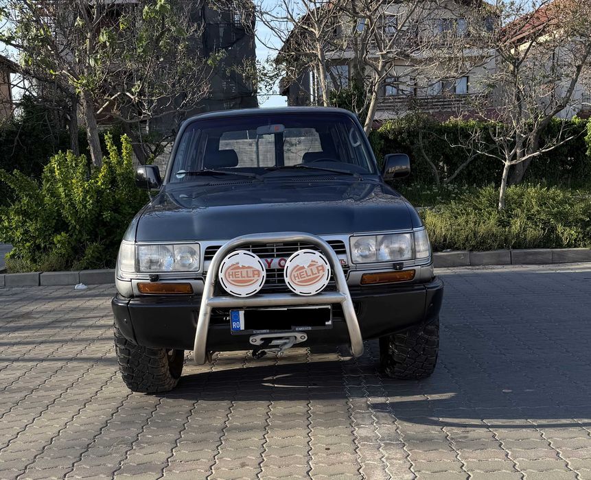 Toyota Land Cruiser HJ 80 Autoutilitara/ Vehicul istoric