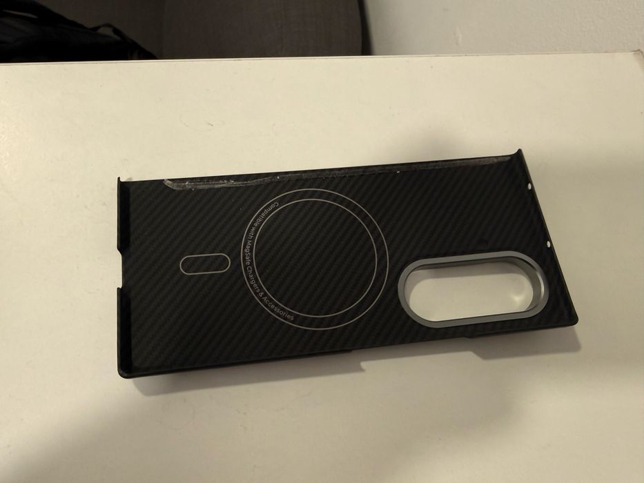 Карбонов кейс за Samsung Z Fold 7 с mag safe