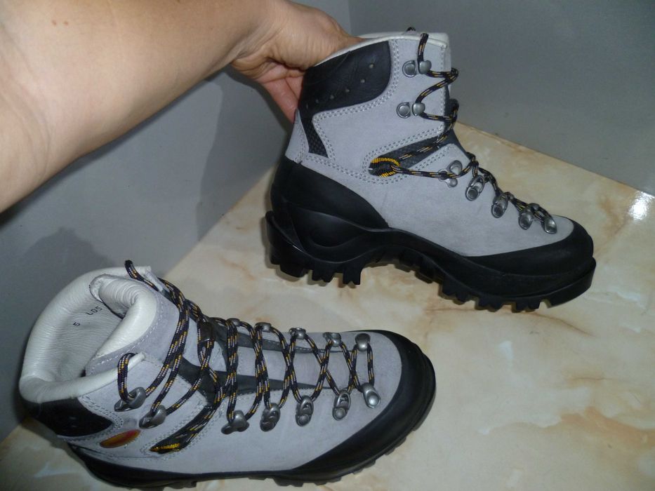 LOWA туристически обувки №38