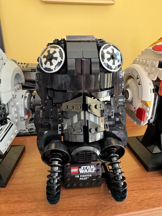 Lego 75274 Tie Fighter Pilot колекционерски шлем retired