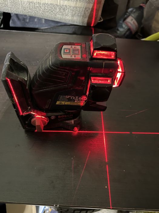 Laser bosch GLL 3-80P!!