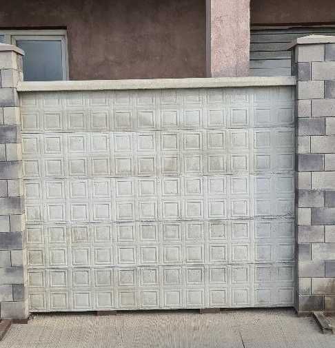 Vand placa gard beton cu doua fete - pavele-garduri.ro