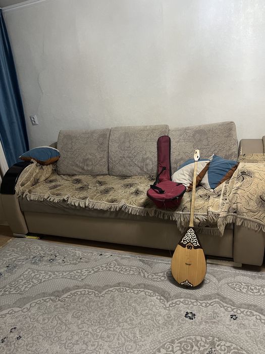 Диван продается большой средний