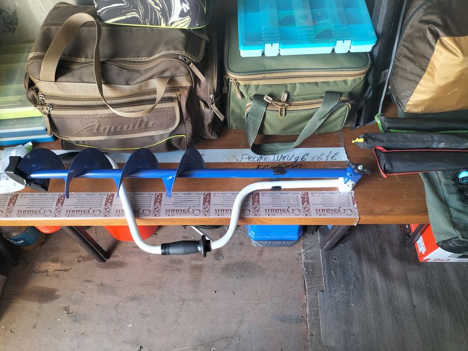 Продам ледобур d130