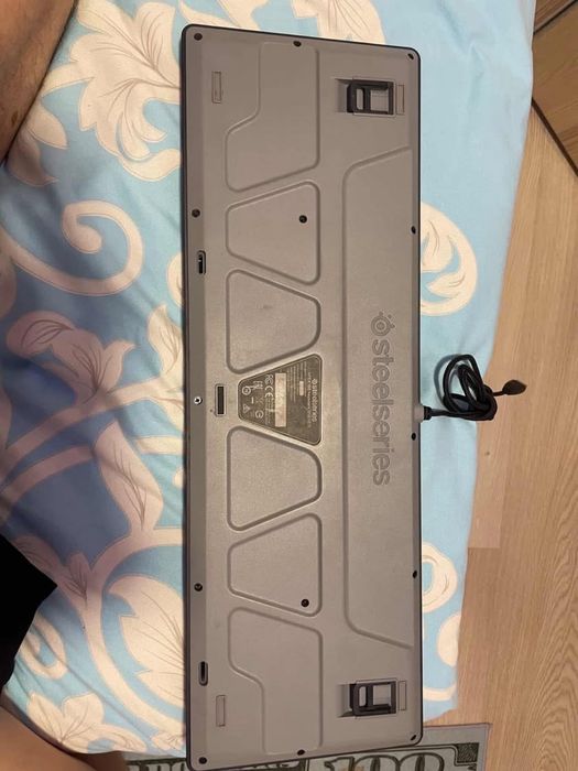 Продам игровую клавиатуру Steelseries APEX 150