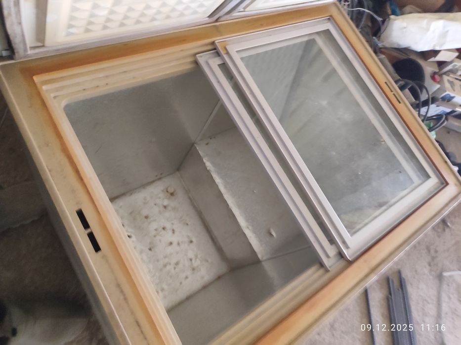 Продам морозилку 145 литров