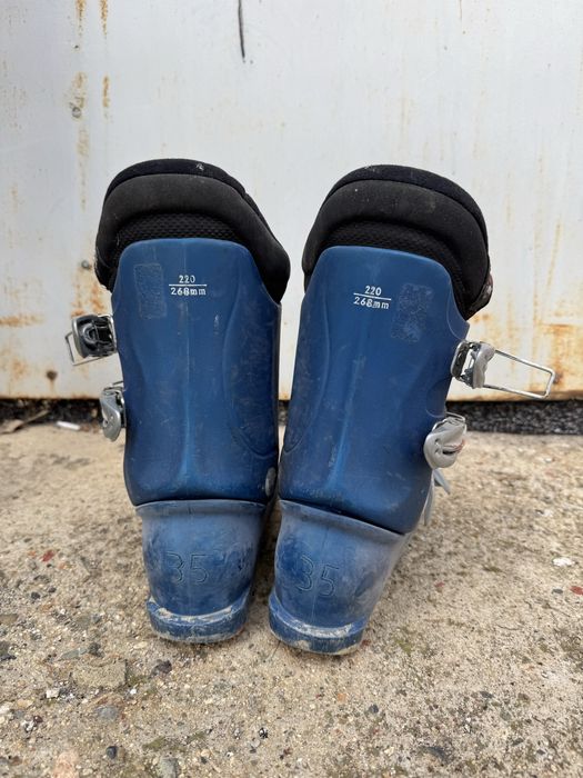 Ски + обувки + щеки