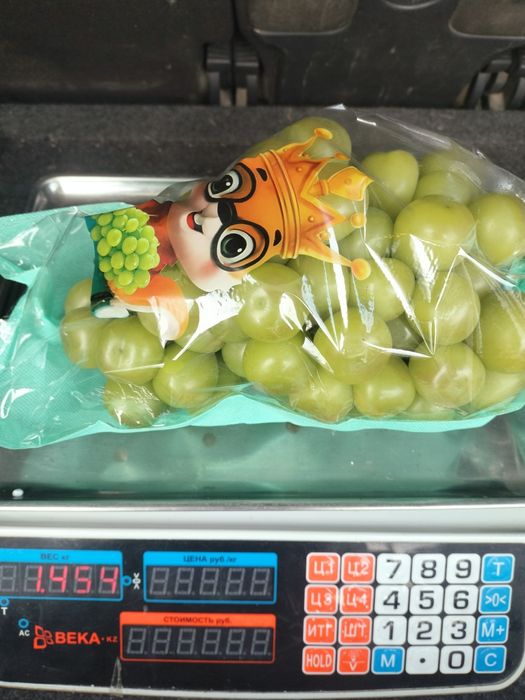 Шайн Мускат . Виноград зелёный