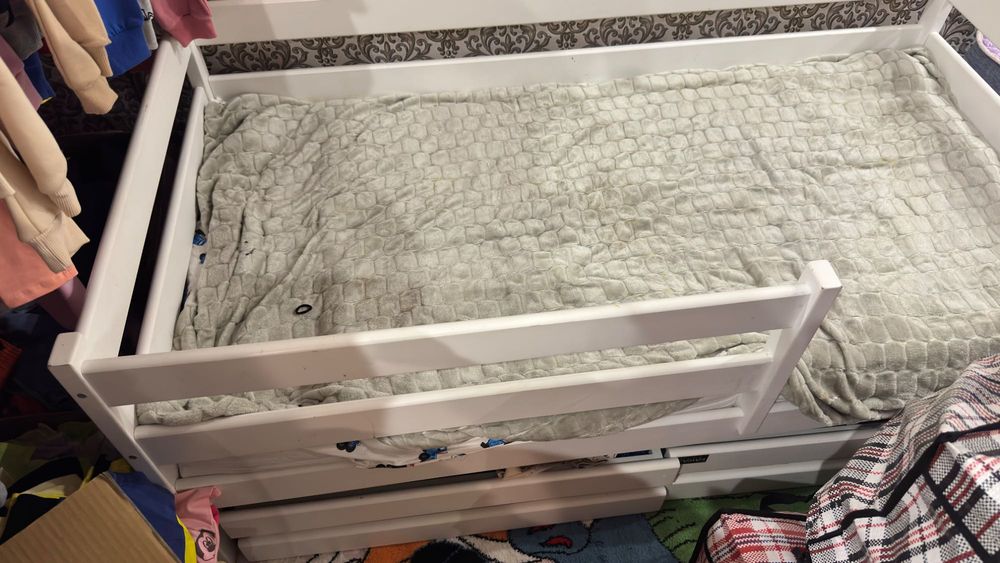 Продам кровать с матрасом