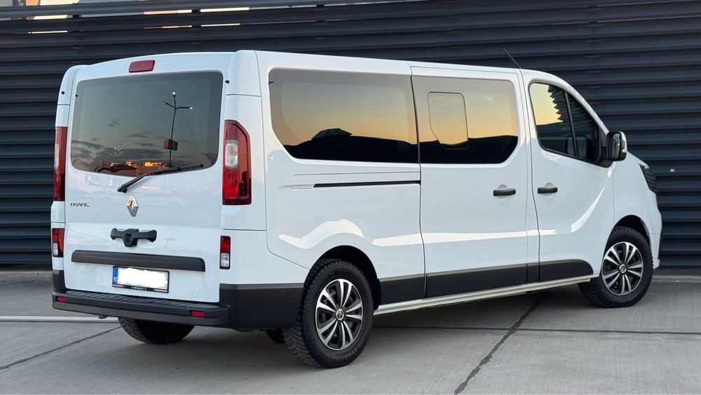Renault Trafic 2022 2.0 150 CP Extra-Lung 8+1 Locuri Euro 6